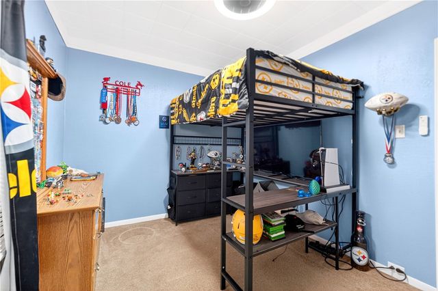 118 Center Ave, Mt Pleasant Boro, PA 15666