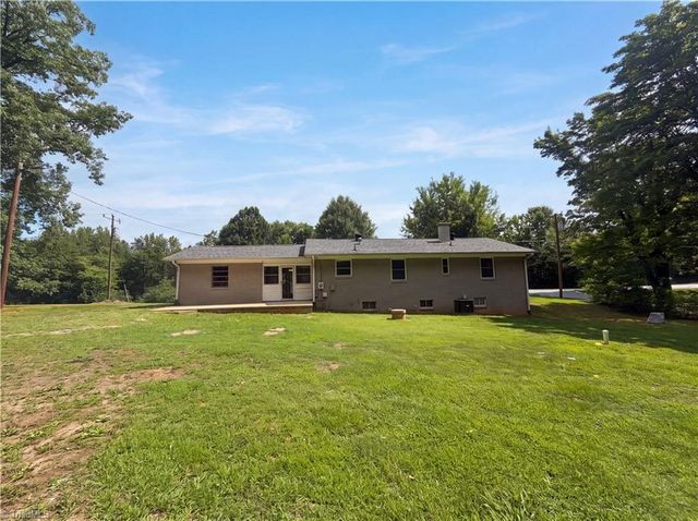 5025 Forbush Road, East Bend, NC 27018