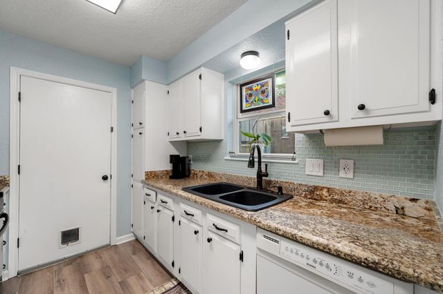 16611 Townes Road, Friendswood, TX 77546