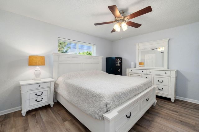 16611 Townes Road, Friendswood, TX 77546