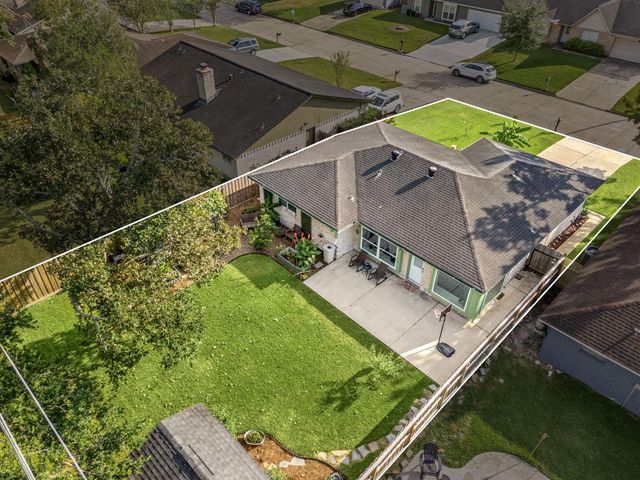 16611 Townes Road, Friendswood, TX 77546