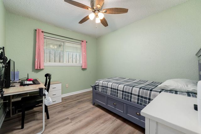 16611 Townes Road, Friendswood, TX 77546