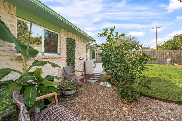 16611 Townes Road, Friendswood, TX 77546