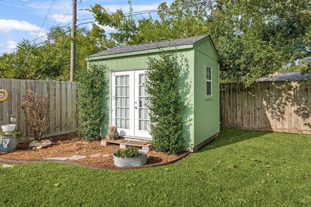 16611 Townes Road, Friendswood, TX 77546