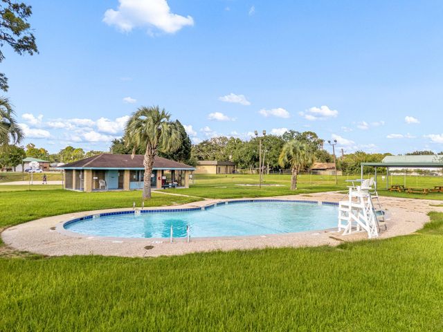 16611 Townes Road, Friendswood, TX 77546