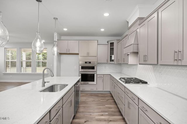 10 Conservatory Drive, Lillington, NC 27546