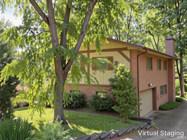 8217 Berry Drive, Evansville, IN 47710