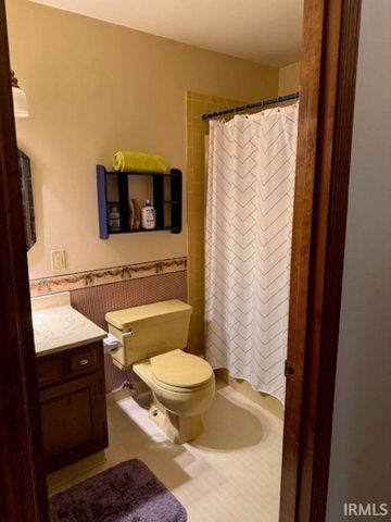 8217 Berry Drive, Evansville, IN 47710