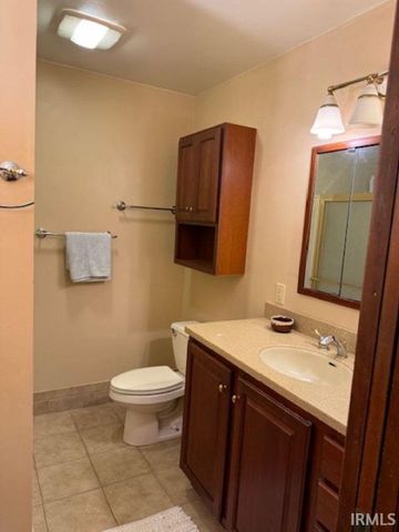 8217 Berry Drive, Evansville, IN 47710