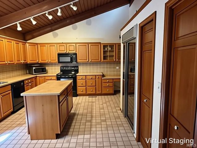 8217 Berry Drive, Evansville, IN 47710
