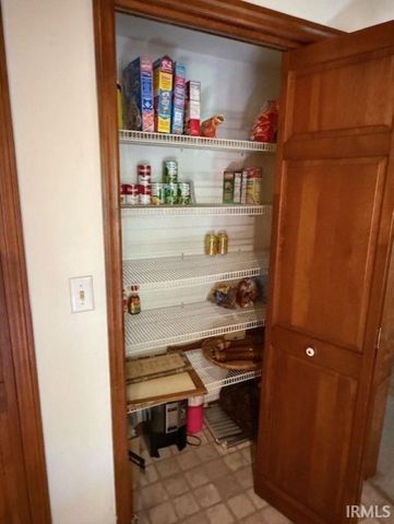 8217 Berry Drive, Evansville, IN 47710