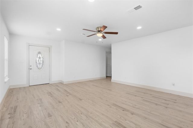 10516 Fairview Drive, Conroe, TX 77385