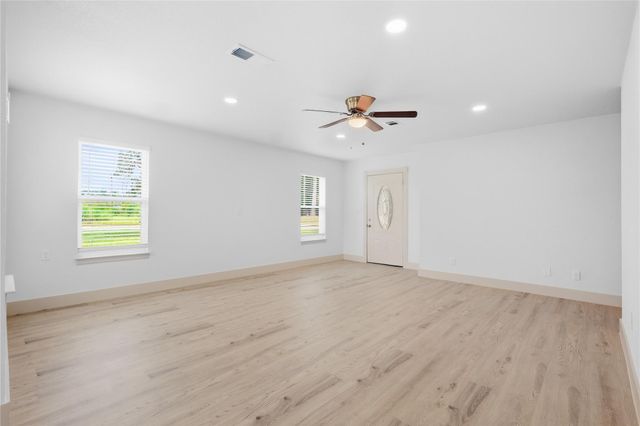 10516 Fairview Drive, Conroe, TX 77385