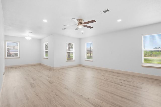 10516 Fairview Drive, Conroe, TX 77385