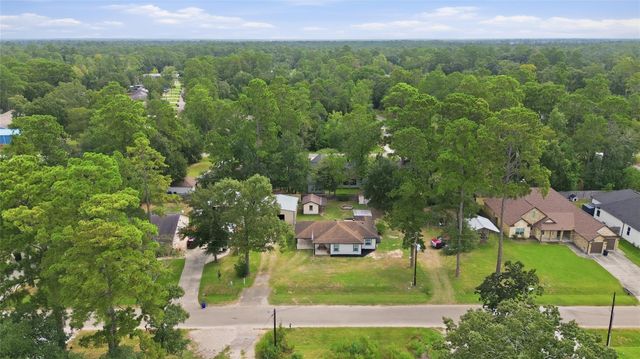 10516 Fairview Drive, Conroe, TX 77385