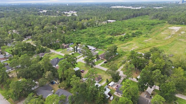 10516 Fairview Drive, Conroe, TX 77385