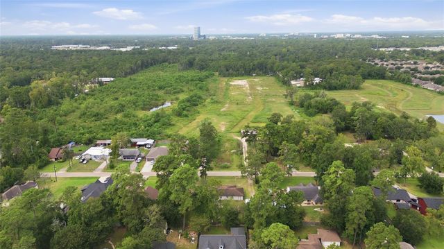 10516 Fairview Drive, Conroe, TX 77385