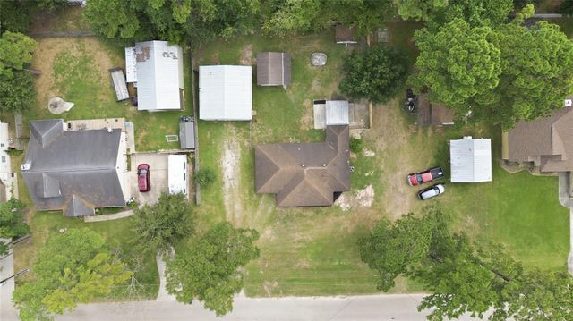 10516 Fairview Drive, Conroe, TX 77385