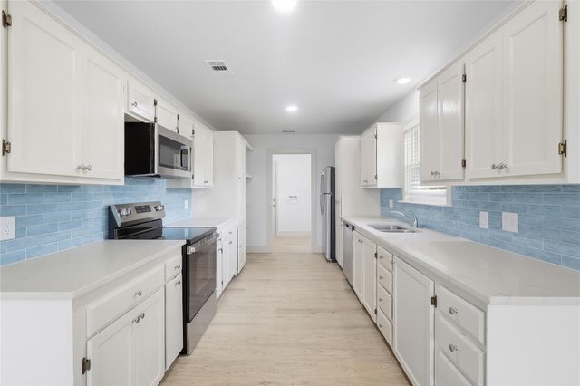 10516 Fairview Drive, Conroe, TX 77385