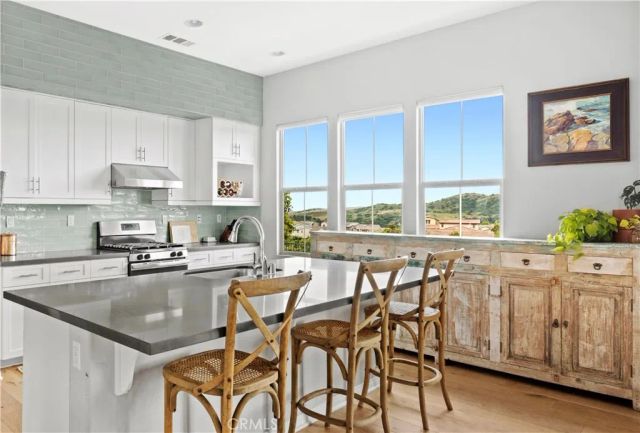 75 Promesa Avenue, Rancho Mission Viejo, CA 92694