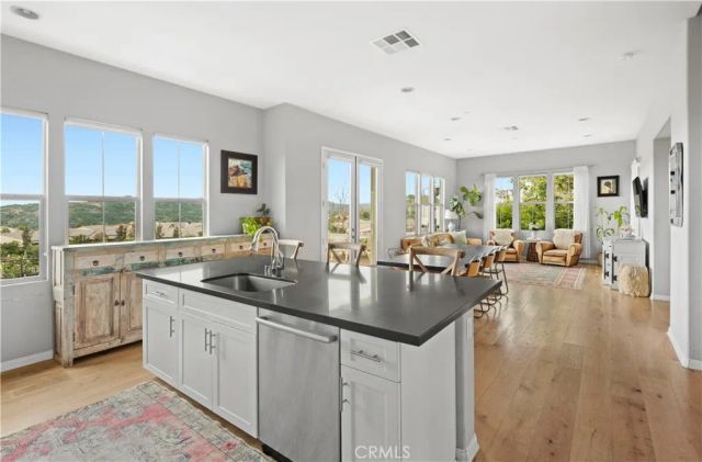 75 Promesa Avenue, Rancho Mission Viejo, CA 92694