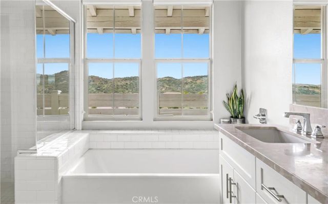 75 Promesa Avenue, Rancho Mission Viejo, CA 92694