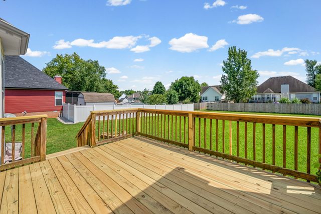 770 Ellie Nat Dr, Clarksville, TN 37040