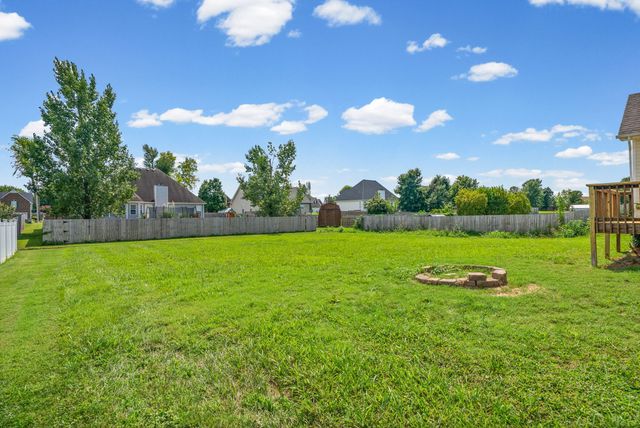 770 Ellie Nat Dr, Clarksville, TN 37040