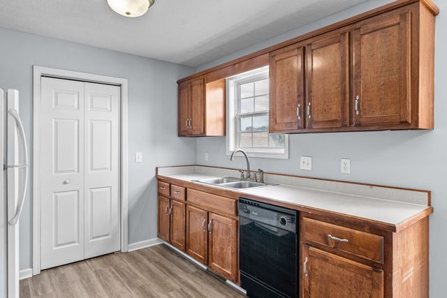 770 Ellie Nat Dr, Clarksville, TN 37040