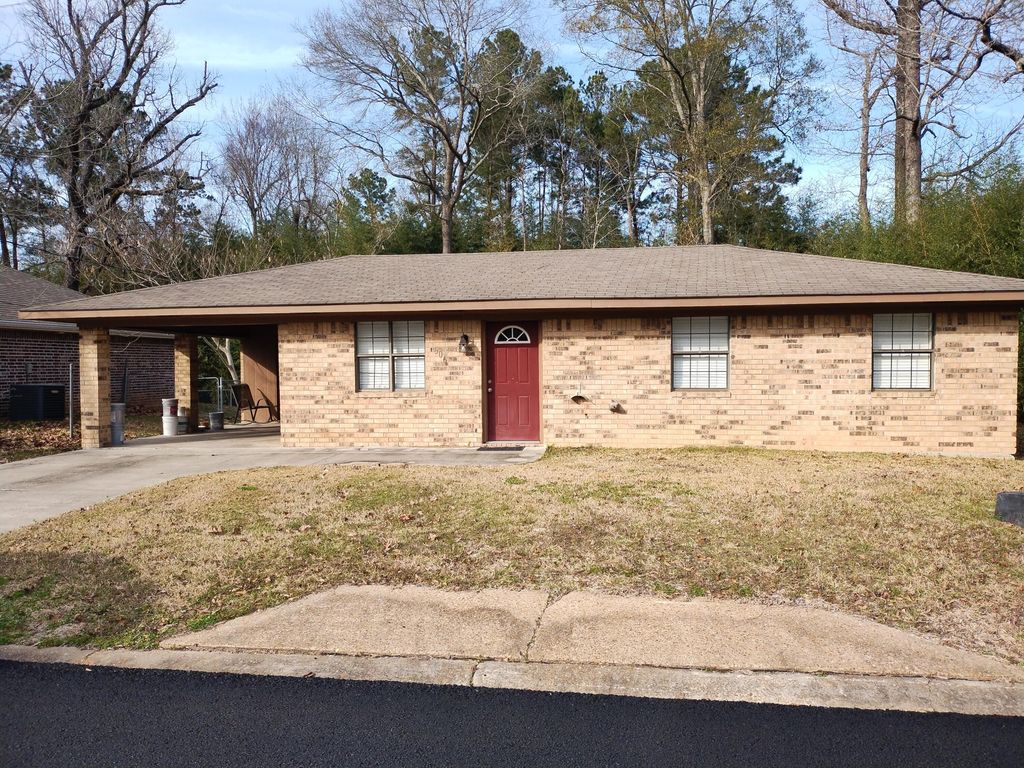 506 McFarland St, Leesville, LA 71446