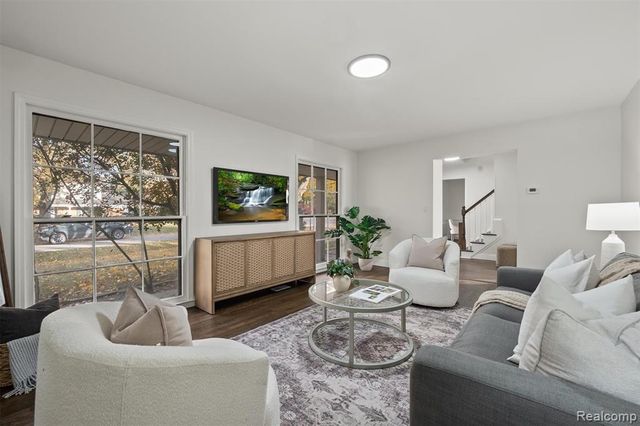 4603 Hedgewood Drive, Bloomfield Hills, MI 48301