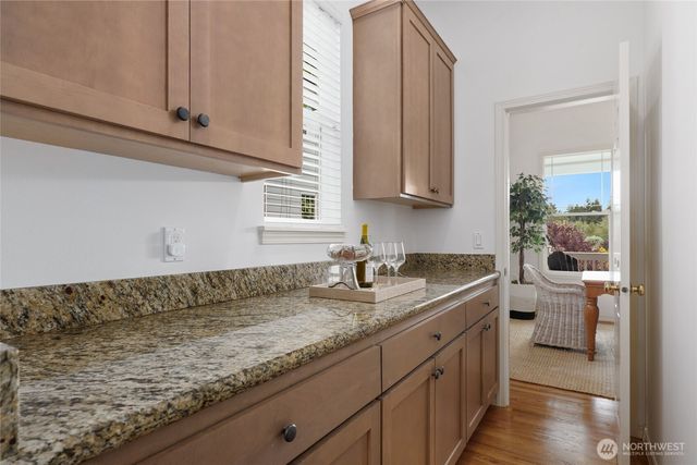 10625 NE 173rd Place, Bothell, WA 98011