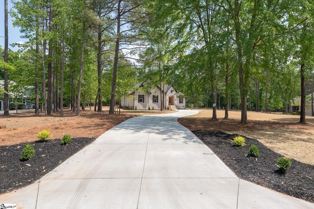 201 Compass Point, Greenwood, SC 29666