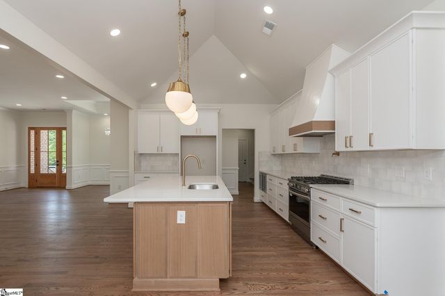 201 Compass Point, Greenwood, SC 29666