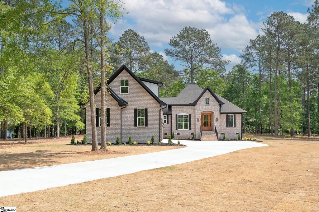 201 Compass Point, Greenwood, SC 29666