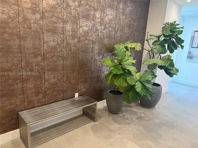 800 SE 4th Avenue 806, Hallandale Beach, FL 33009