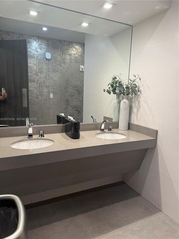 800 SE 4th Avenue 806, Hallandale Beach, FL 33009