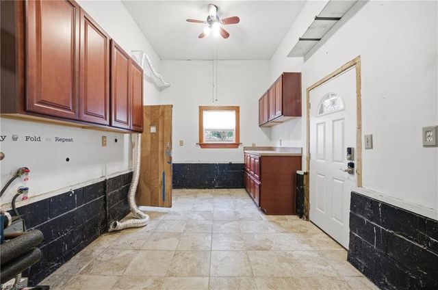 4246 Heutte DR, Norfolk, VA 23518