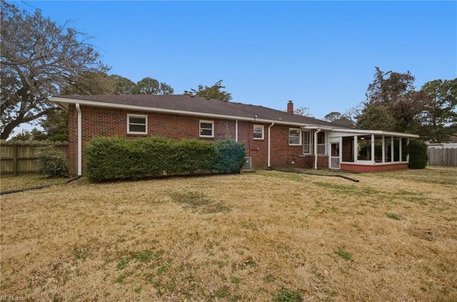 4246 Heutte DR, Norfolk, VA 23518