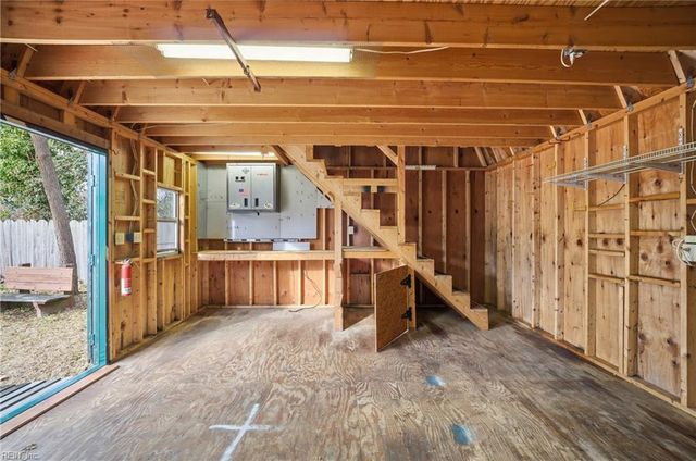 4246 Heutte DR, Norfolk, VA 23518