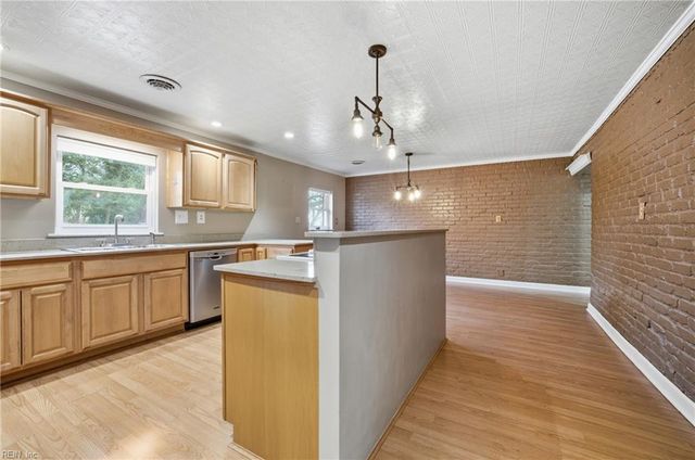 4246 Heutte DR, Norfolk, VA 23518