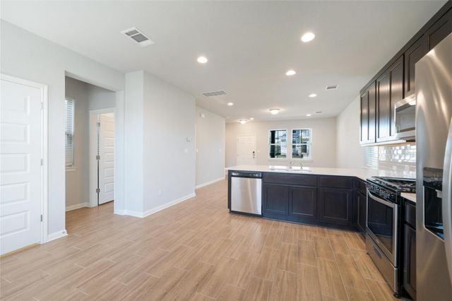 2045 Arendale DR, Leander, TX 78641