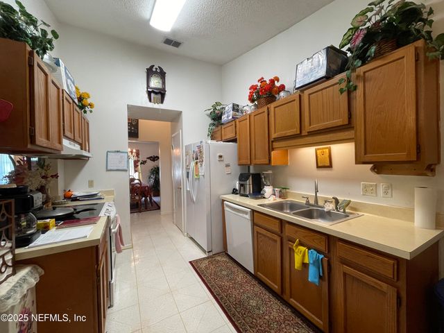 1038 CELEBRANT Drive, Jacksonville, FL 32225