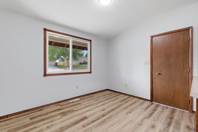 1516 N 7TH ST, Rapid City, SD 57701