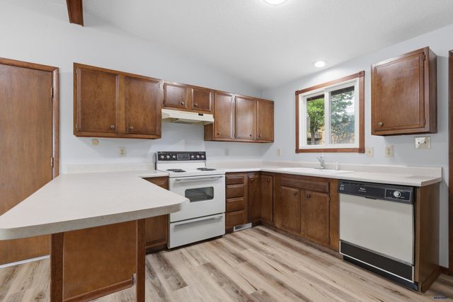 1516 N 7TH ST, Rapid City, SD 57701