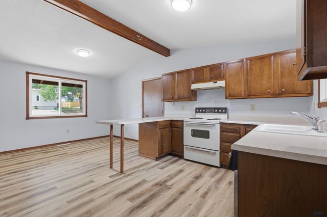 1516 N 7TH ST, Rapid City, SD 57701