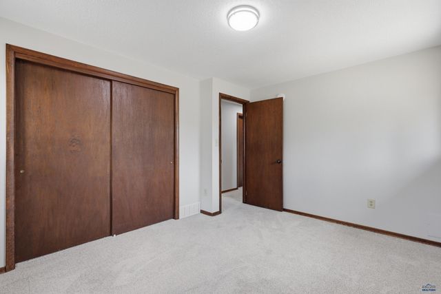 1516 N 7TH ST, Rapid City, SD 57701