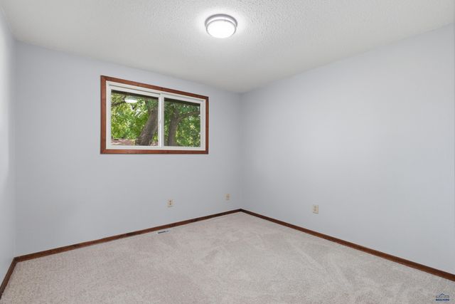 1516 N 7TH ST, Rapid City, SD 57701