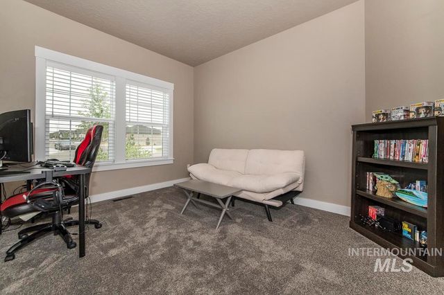 2391 S Kren Ave, Nampa, ID 83686