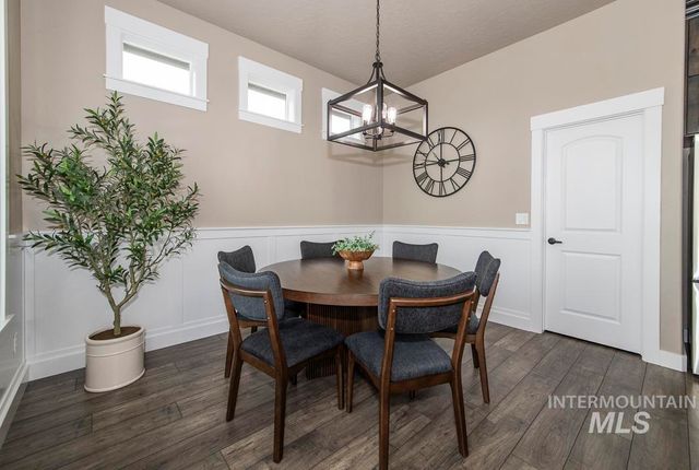 2391 S Kren Ave, Nampa, ID 83686
